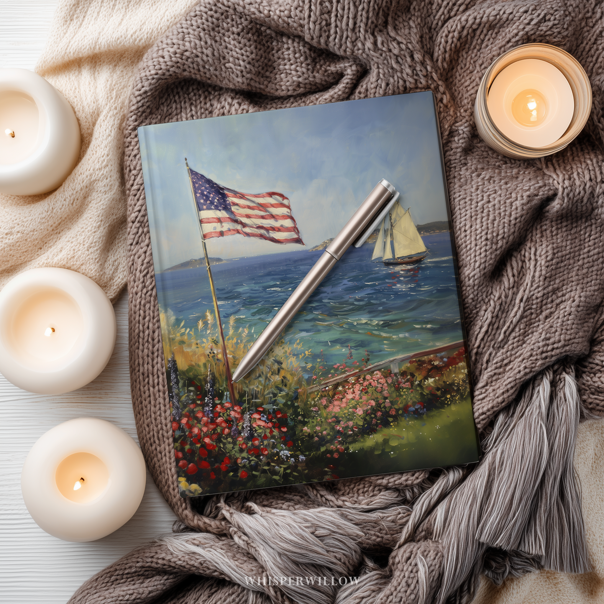 Hardcover-Notizbuch (20,3 x 14,6 cm) | Amerikanische Flagge, patriotischer Garten am Meer | Notizbuch mit Segelbootmotiv – Geschenkidee
