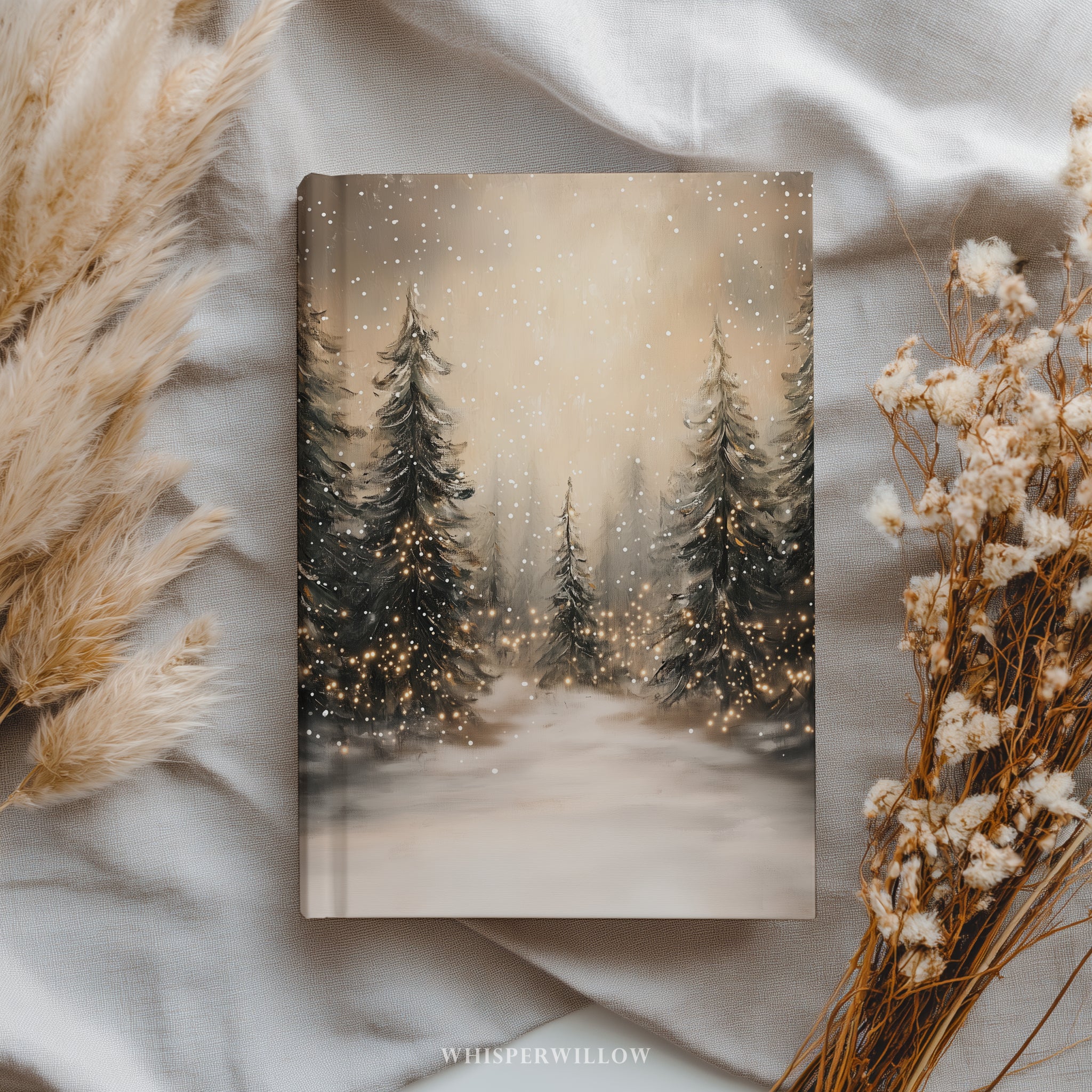 Notizbuch mit festem Einband: Winterwald mit Schneefall | Weihnachtslichter-Notizbuch | Weihnachtsgeschenk mit linierten Seiten