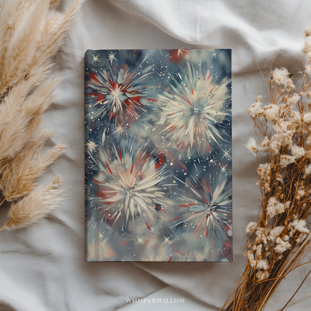 Notizbuch mit patriotischem Feuerwerksmotiv – Abstrakte Kunst mit rot-weiß-blauem Sternenmuster, Geschenkidee