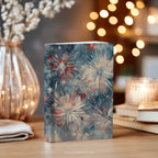 Notizbuch mit patriotischem Feuerwerksmotiv – Abstrakte Kunst mit rot-weiß-blauem Sternenmuster, Geschenkidee