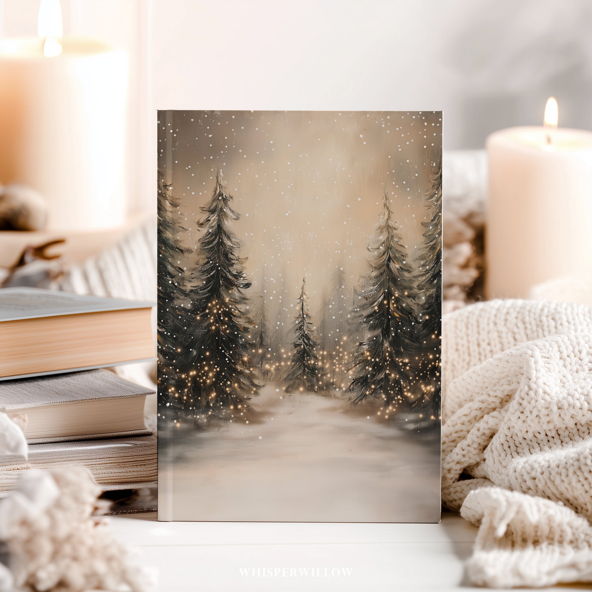 Notizbuch mit festem Einband: Winterwald mit Schneefall | Weihnachtslichter-Notizbuch | Weihnachtsgeschenk mit linierten Seiten