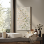 Leinwandbild „Weiße Wildblumenwiese“ – Zartes, neutrales botanisches Naturmotiv