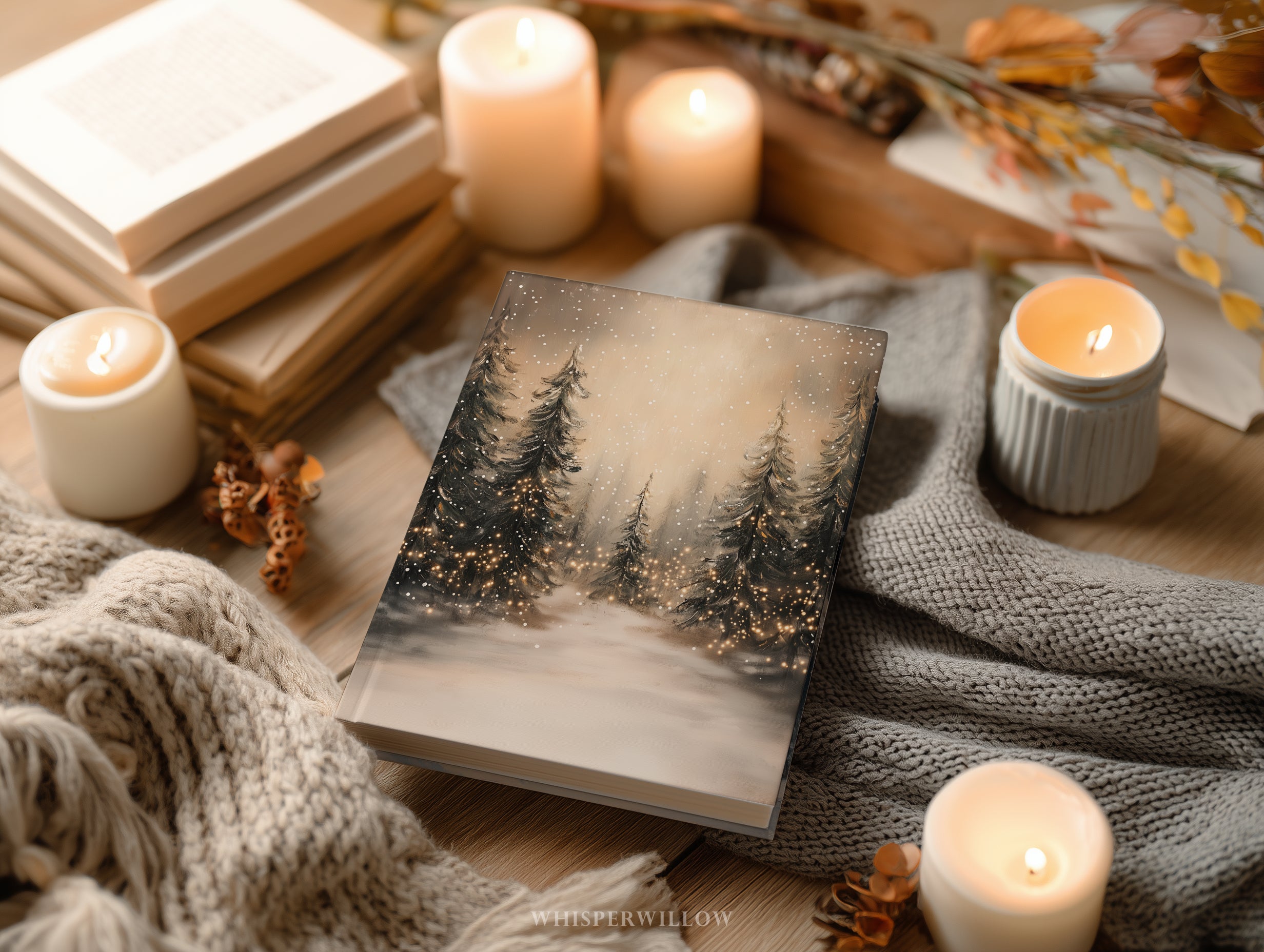 Notizbuch mit festem Einband: Winterwald mit Schneefall | Weihnachtslichter-Notizbuch | Weihnachtsgeschenk mit linierten Seiten