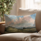 Dekokissen „Landschaftspferdewiese“ – Pastellfarbenes Wolkenlandschaftskissen