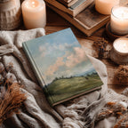 Notizbuch mit Hardcover „Hügelige Hügel und Pferde“ – Wolkenlandschaft, malerische Himmelwiese – Geschenkidee