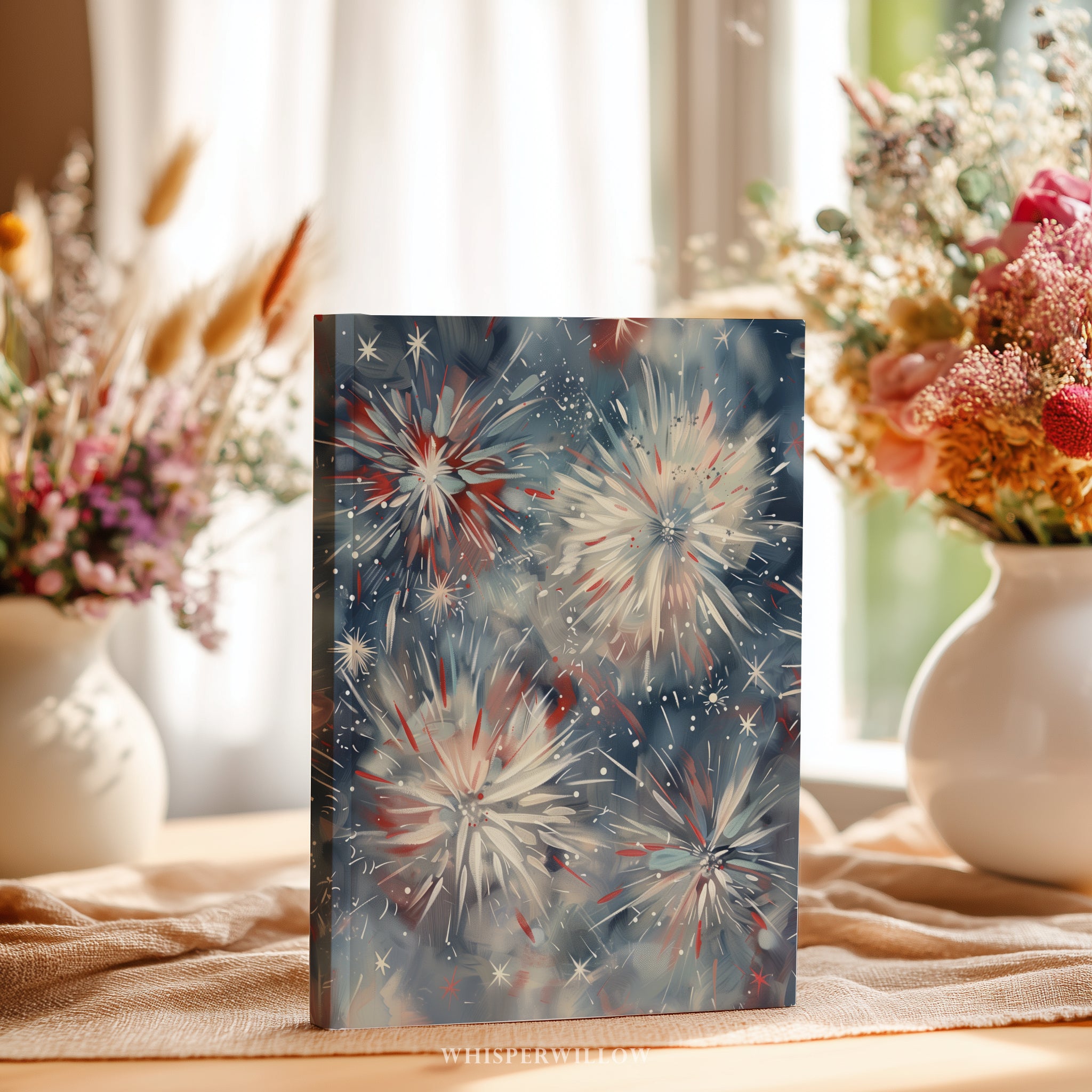 Notizbuch mit patriotischem Feuerwerksmotiv – Abstrakte Kunst mit rot-weiß-blauem Sternenmuster, Geschenkidee