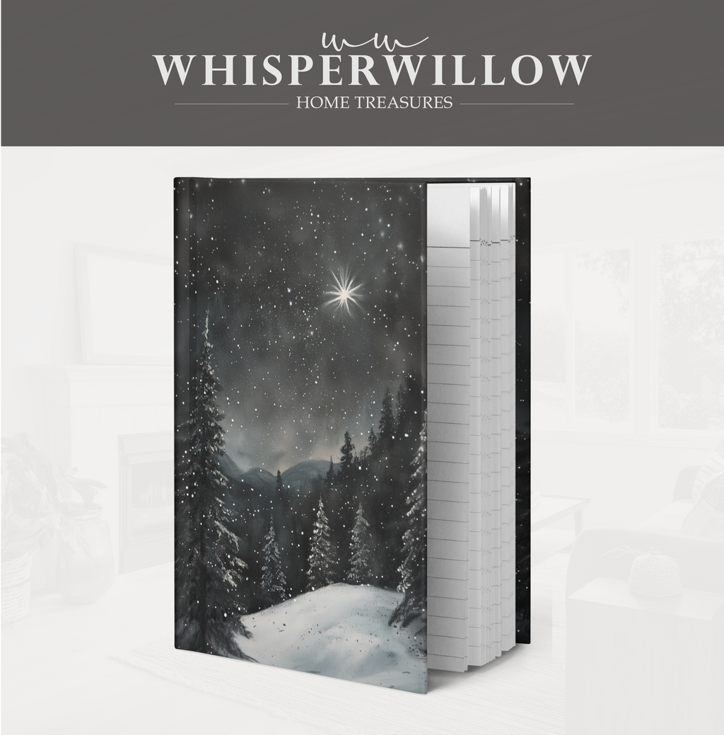 Sternenklarer Winterwald – Hardcover-Notizbuch mit verschneiten Kiefern und himmlischer Kunst, Geschenkidee: Nachthimmel