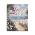 Leinwandbild mit amerikanischer Flagge und Küstenmotiv – Segelboot, patriotische Sommerblume, weißer Lattenzaun, rustikales Strandmotiv zum 4. Juli