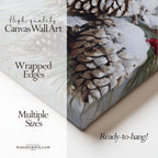 Leinwandbild mit verschneiten Kiefernzapfen – Winterliche rote Beeren, rustikale Weihnachtsdekoration im Waldstil