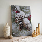Leinwandbild mit verschneiten Kiefernzapfen – Winterliche rote Beeren, rustikale Weihnachtsdekoration im Waldstil
