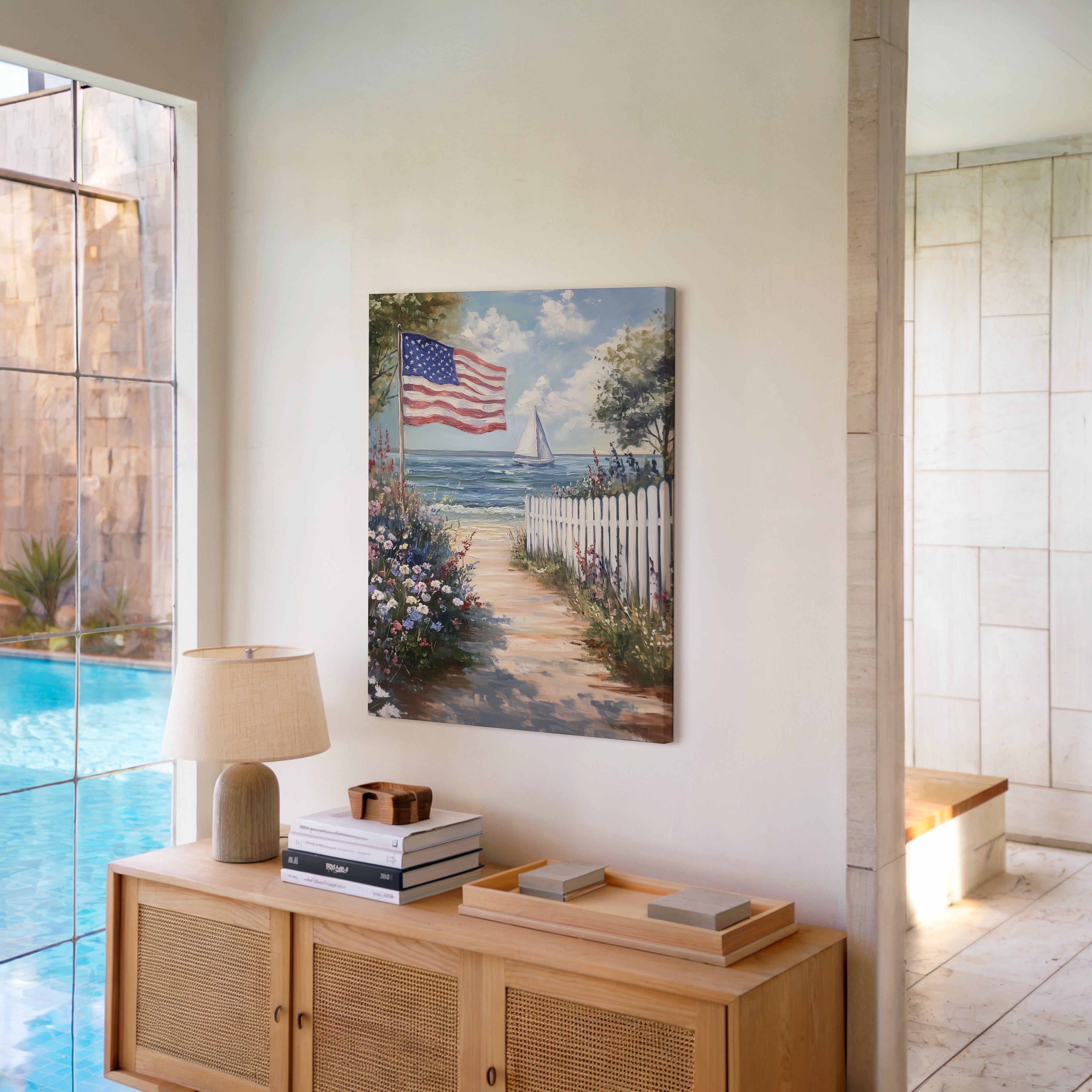 Leinwandbild mit amerikanischer Flagge und Küstenmotiv – Segelboot, patriotische Sommerblume, weißer Lattenzaun, rustikales Strandmotiv zum 4. Juli