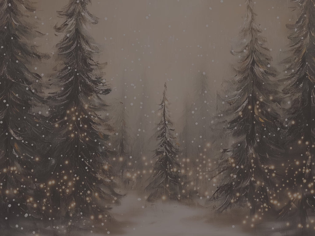 Leinwandbild Winterwald mit Lichterketten | Verschneite Kiefernwaldszene | Rustikale Weihnachtsdeko